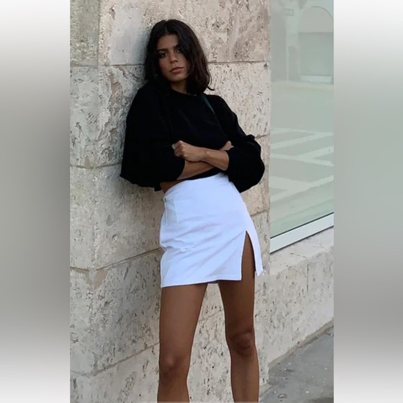 Lioness white Lola skirt. Size small. NWOT’s. - Picture 3 of 11